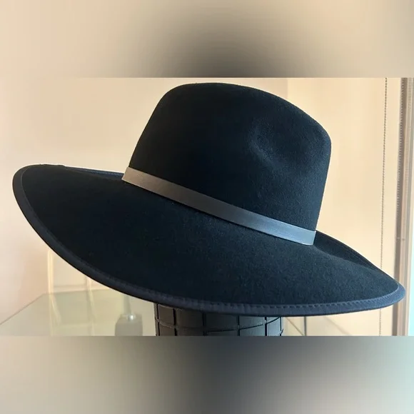 100% Wool Fedora with Gold Buckle Accents - Picture 3 of 4